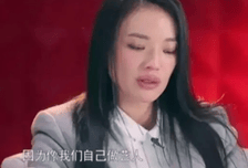 舒淇上海商场被偶遇，身姿窈窕，面如桃花，49岁看着只有29岁