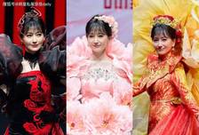 73岁赵雅芝一点不服老，“穿在花丛中”，3套走秀穿搭，花团锦簇