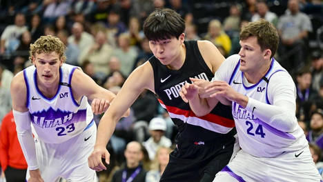 韩安冉9个月小女儿玩滑板