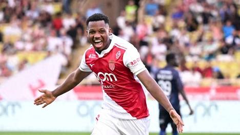 谁懂高圆圆这个持枪镜头