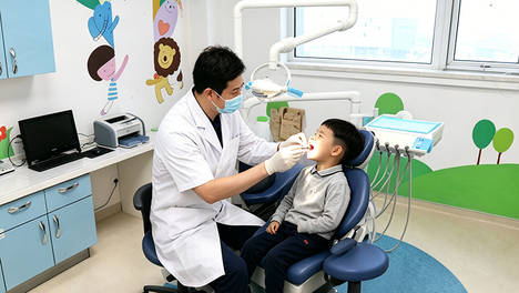 孩子多颗蛀牙死活不配合？全麻治牙一次就能全搞定