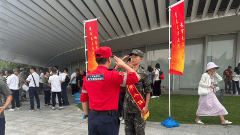 一起上学，一起长大，一起去当兵！广州南沙两名新兵共赴西北