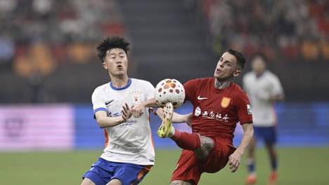 重庆铜梁龙主场1:1山东泰山，已11轮不胜