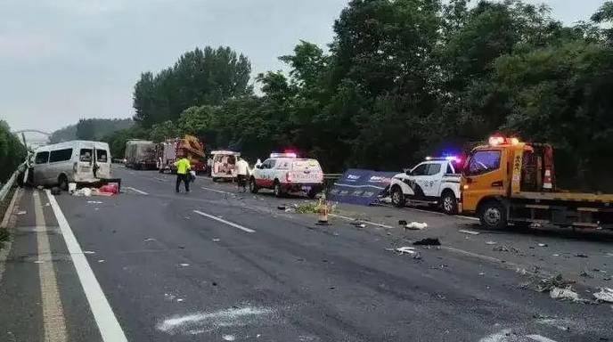 13人遇难“致命黑车”调查：同款车违法影像曝光