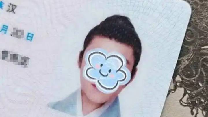 有网友晒出自己的汉服身份证,你能接受吗?