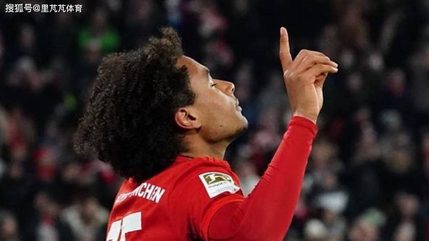 张馨予手绘烟花为迪丽热巴庆生