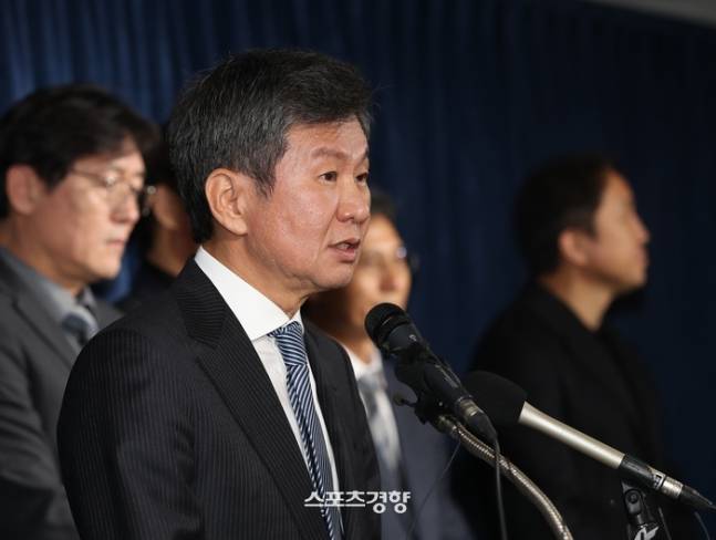 原创             事大了！韩国足协主席被警方调查 涉嫌失信+妨碍公务