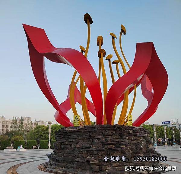 抽象不锈钢花朵盛开雕塑-广场靓丽的风景线