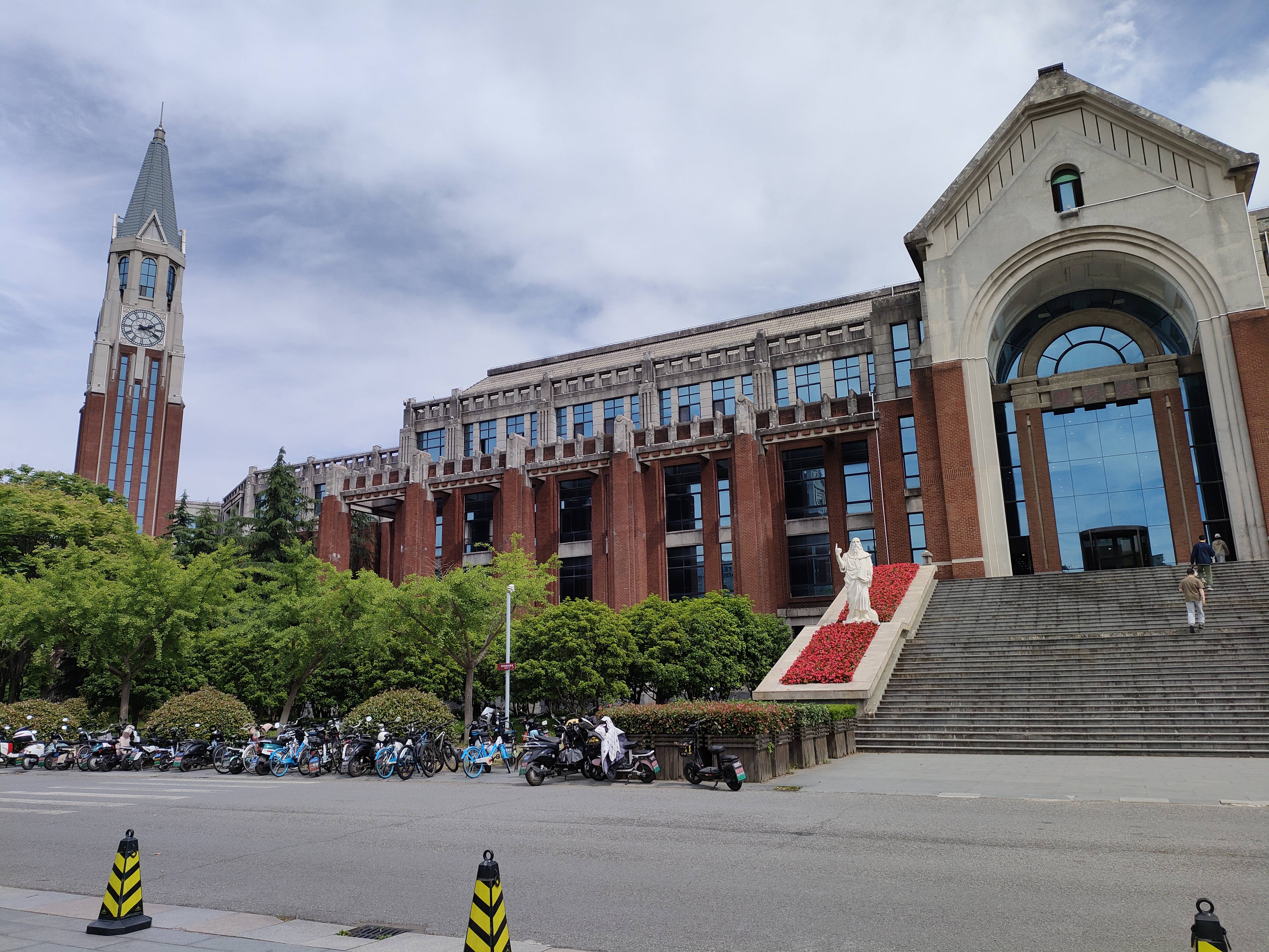 排名已出！上海国际本科1+3大盘点，高考后本科留学途径看这里
