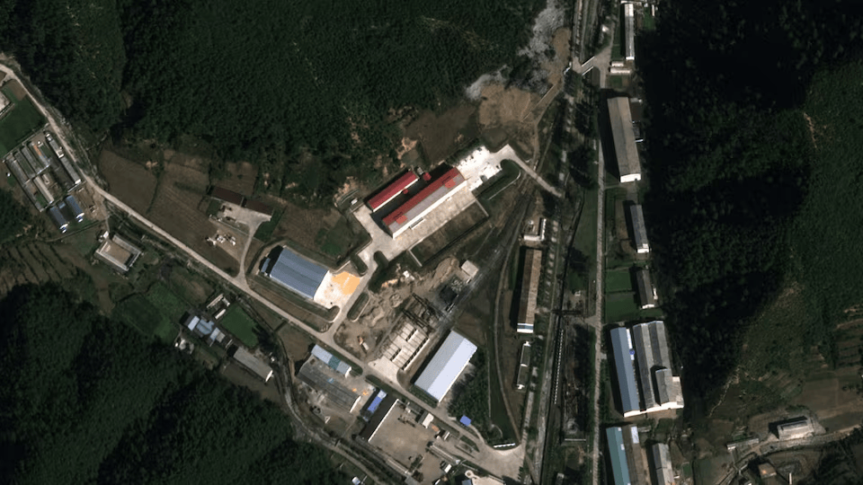 英媒:朝鲜扩建援俄导弹工厂 武器产量或大增 英媒:朝鲜扩建援俄导弹工厂 武器产量或大增