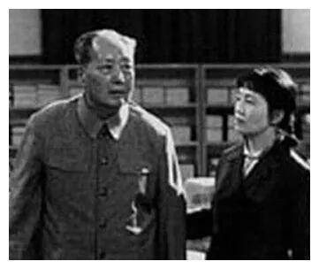 原创71年深夜，毛主席吃了安眠药仍无法入睡，做了一个震惊世界的决定