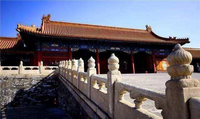 原创郑州老汉一人守护祖上古宅有人出价1PG电子个亿大爷：给10亿也不卖(图1)
