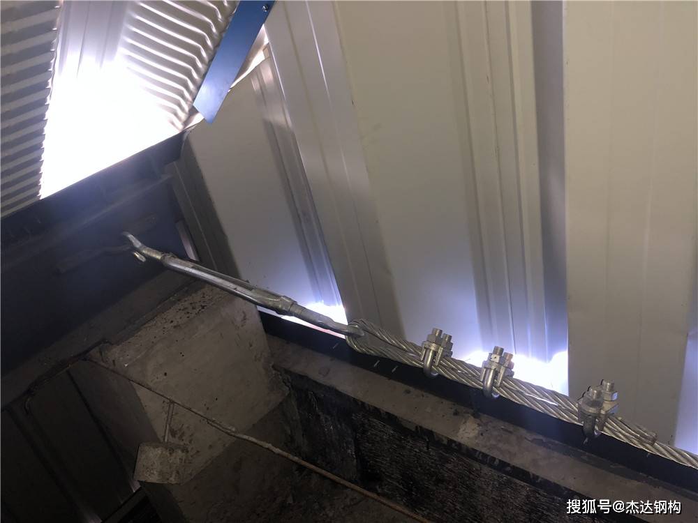 水电站隧道金属拱形屋顶吊装技术与岭区工地实践探讨