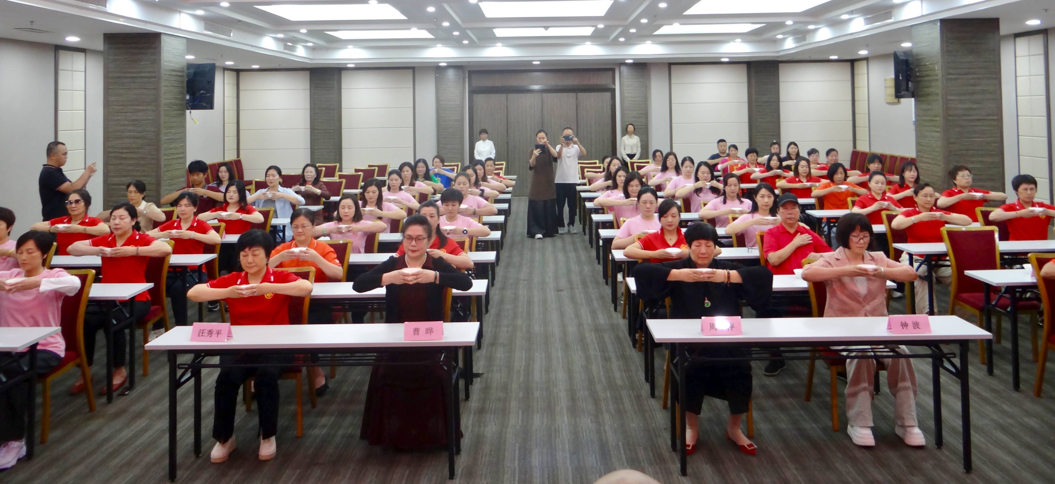 母亲节茶香致礼湛江女企业家非遗三饮吃茶展巾帼担当九游娱乐官网(图3)