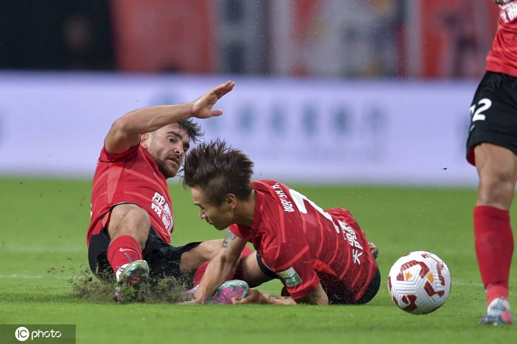 中超-韦世豪传射多点开花 成都蓉城主场5-0深圳新鹏城