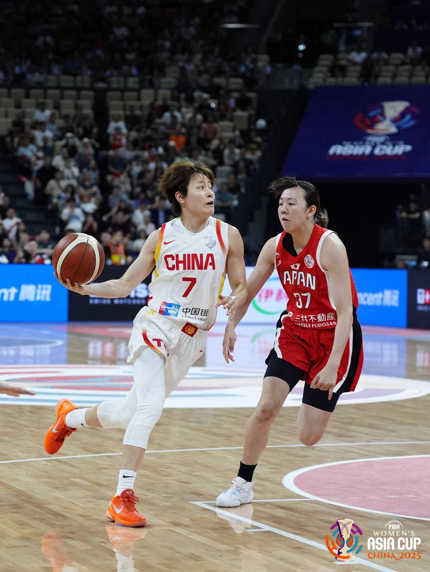 空砍！杨舒予19分杨力维7+9 奋力表现仍无力回天