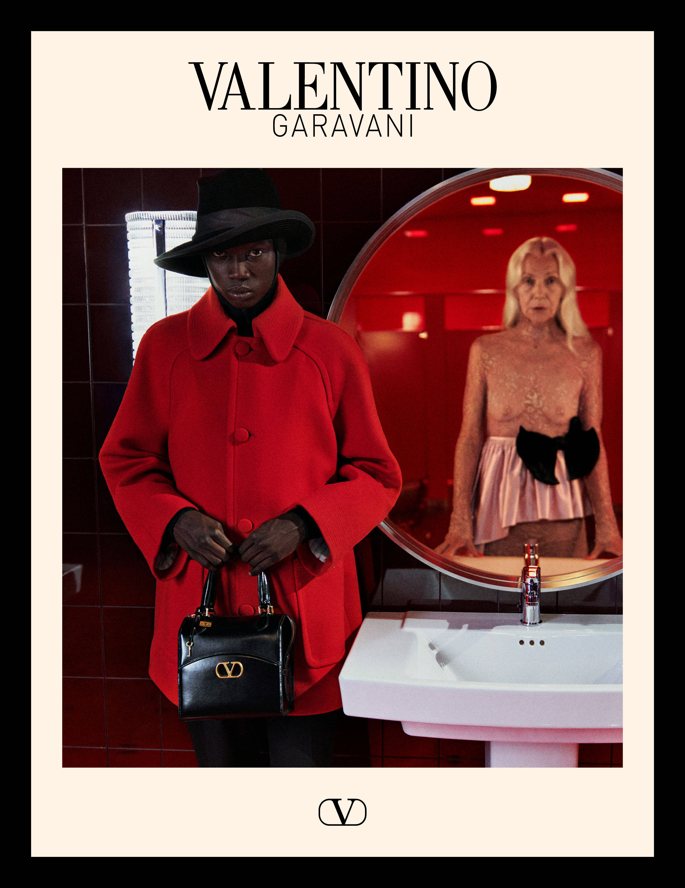 Valentino「亲密关系的元戏剧」广告大片