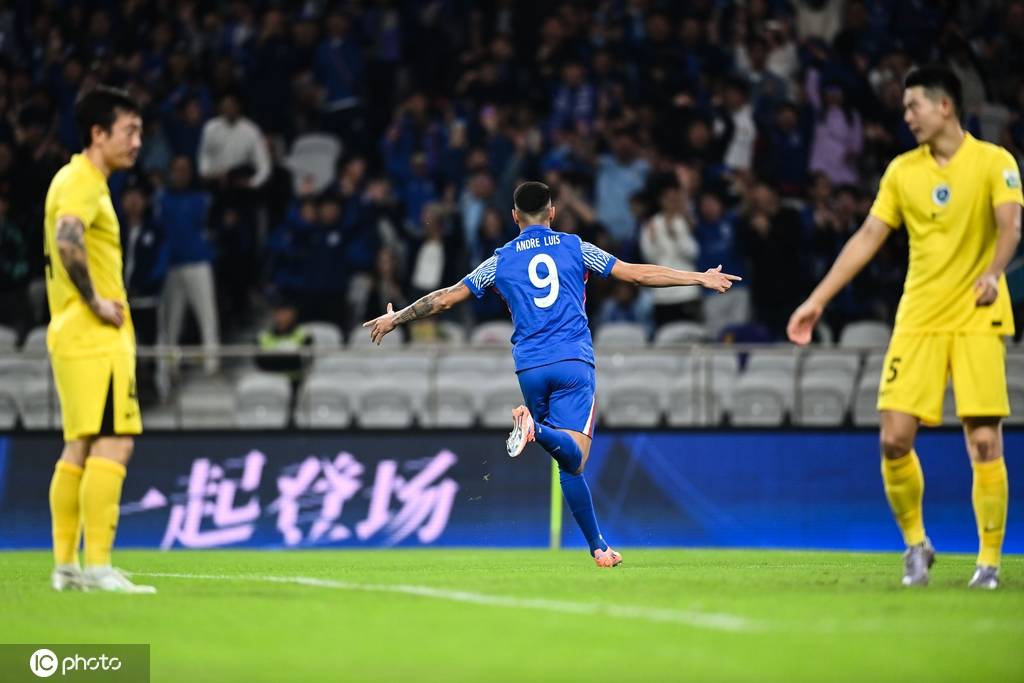 保留悬念!中超-路易斯开场闪击 申花1-0新鹏城升至第2