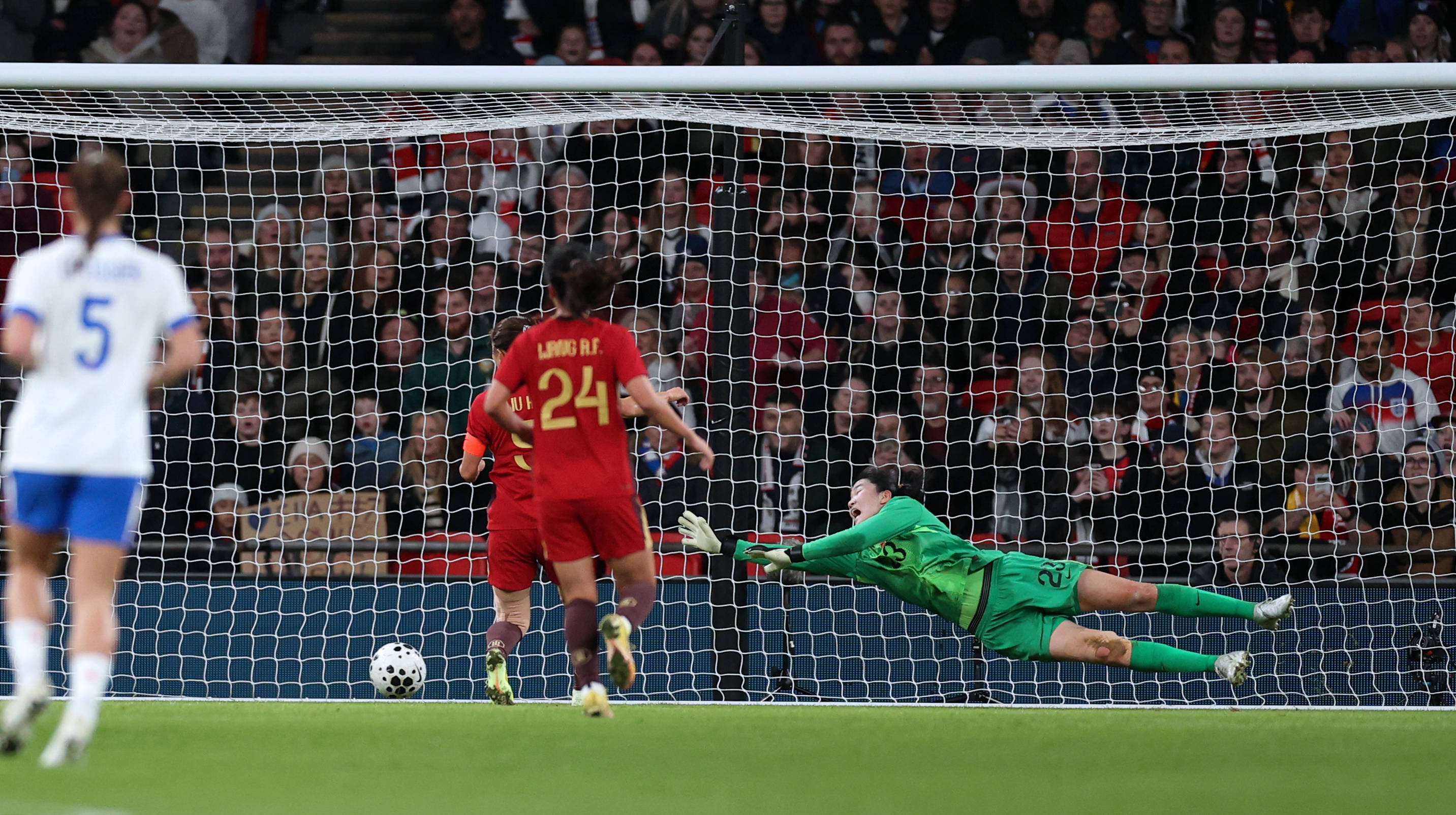 【竞界周刊】0-8之“秀”，渐入生锈状态的中国女足