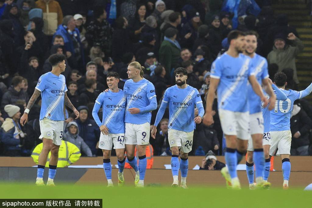 英超-福登传射谢尔基助攻双响 曼城3-0桑德兰距榜首2分