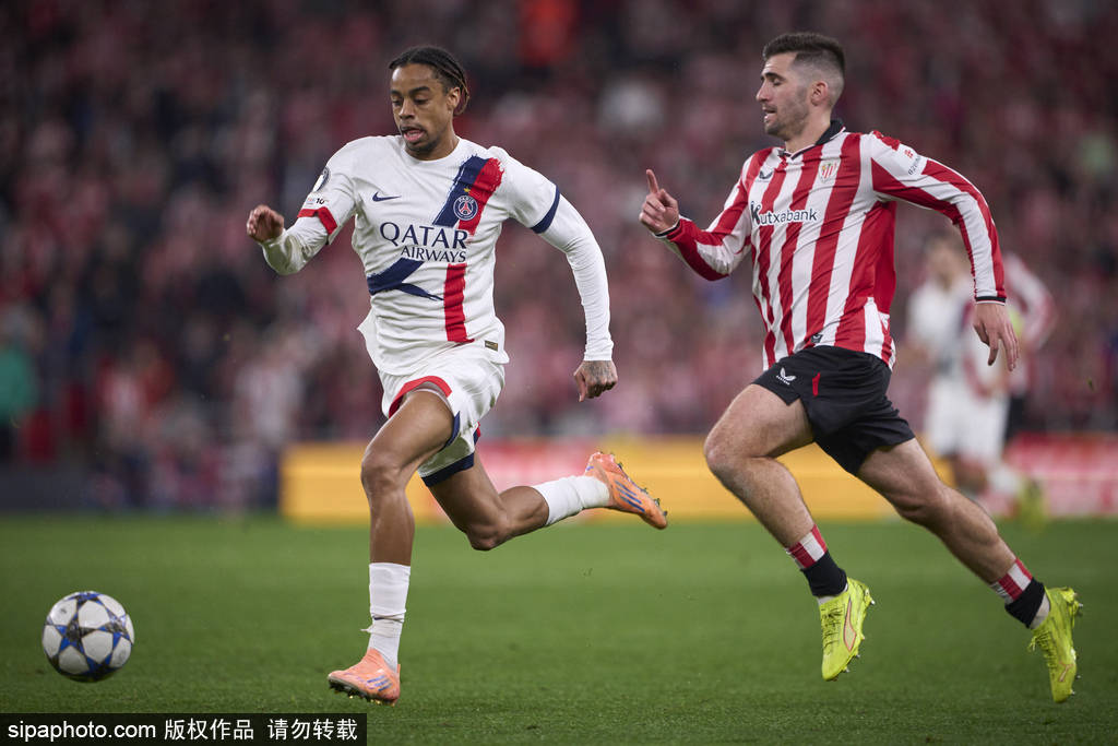 欧冠-登贝莱缺阵巴尔科拉中框 马尤卢失良机巴黎0-0毕巴