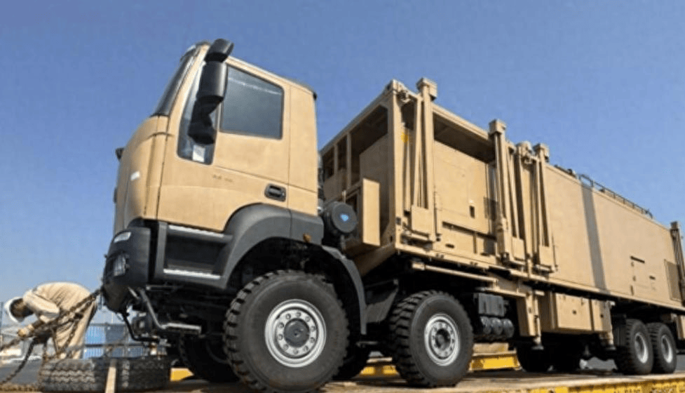 中国激光武器大单交付实锤！美媒现场直击，阿曼港口卸货装车曝光