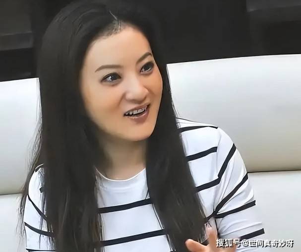 小婉君金铭45岁现状，个子太矮，事业受挫，单身未婚未孕