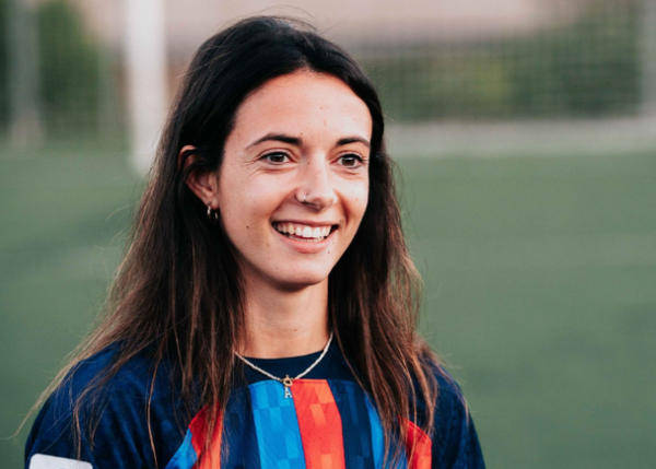 双冠加冕！巴萨女足蝉联环足奖最佳球队邦马蒂三连庄书写女足传奇西班牙足球甲级联赛