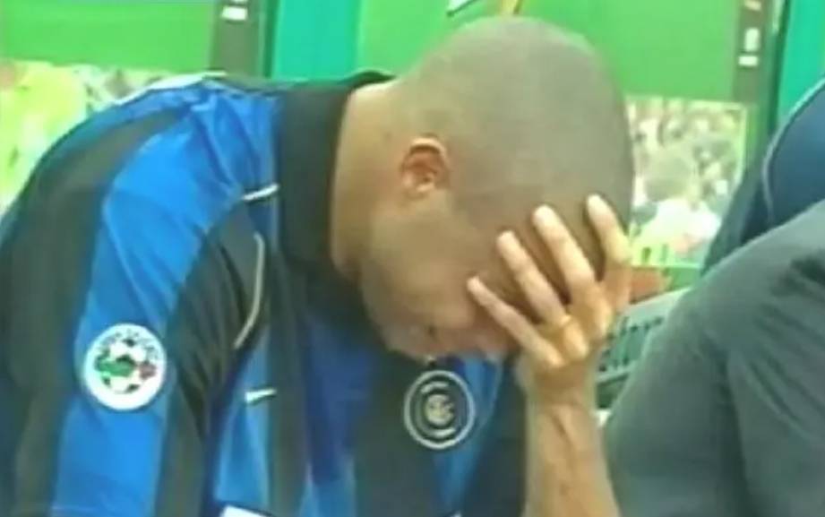 老内拉最痛的一次？国米01/02意甲末轮失冠，罗纳尔多掩面痛哭
