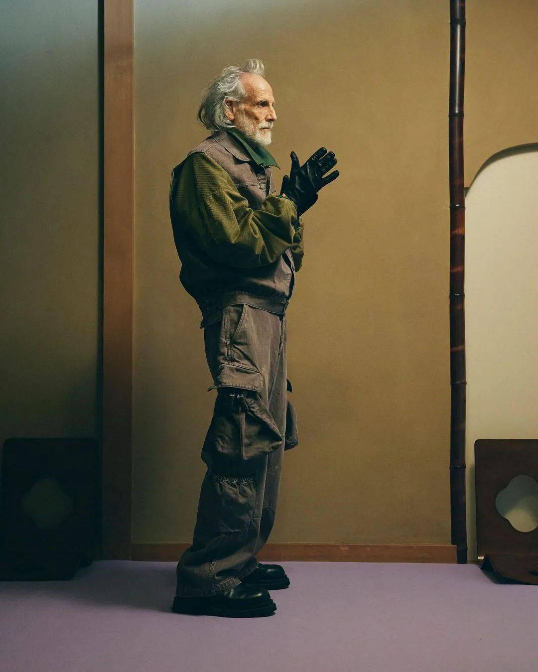 70岁的老人,成了日本最火的模特?-日本老年人的穿着打扮图片