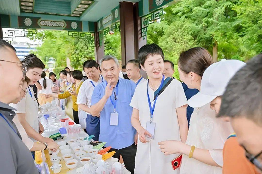 2024年“国际茶日·福茶行天下”健康饮茶活动在福州冶山举办