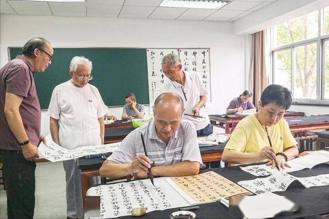 常晨练的人肺不好？医生提醒：肺最不喜欢的3件事，上了年纪少做