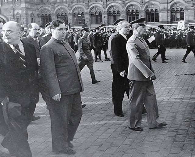 苏联把犹太自治州建在黑龙江边,结果十六万人口,只有几千犹太人