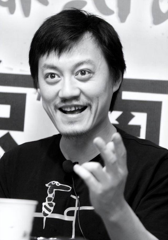 他从北大退学,39岁离婚,第二天就二婚,退圈10年的雪村如何了?