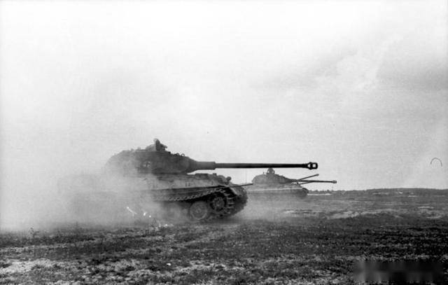 二战期间坦克制造的巅峰“虎王”坦克（Tiger II）