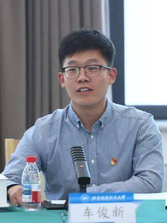 青春担当、逐梦远航!党委书记赵长禄、校长王云鹏与毕业生代表座谈