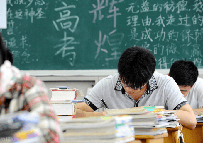 教育界顶流张雪峰自曝：我的工作该被AI取代！