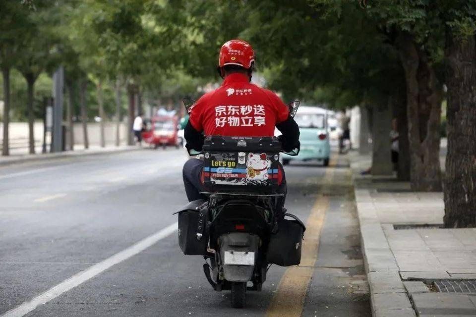 4个月烧光几百亿，史上最贵外卖大战，到底谁是赢家？