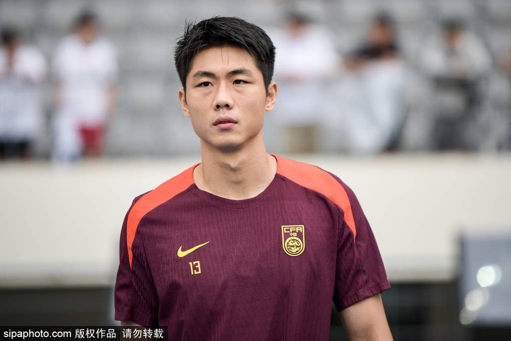 中超青春风暴：泰山队小将于金永与彭啸成赛前焦点，期待他们的梦想之战！
