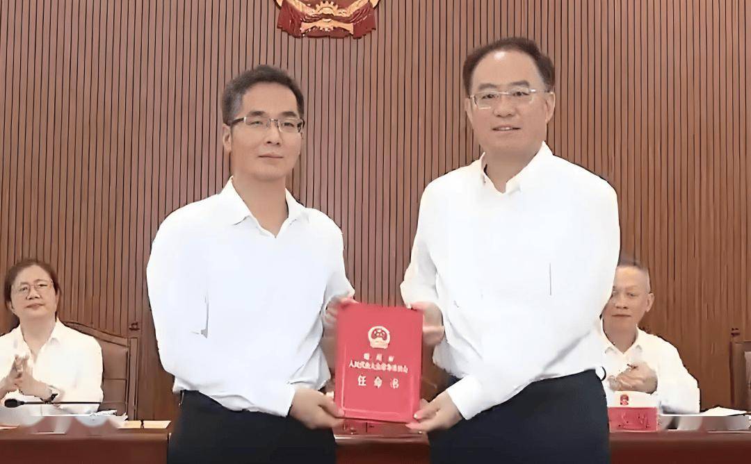 邓钢任潮州市人民政府副市长