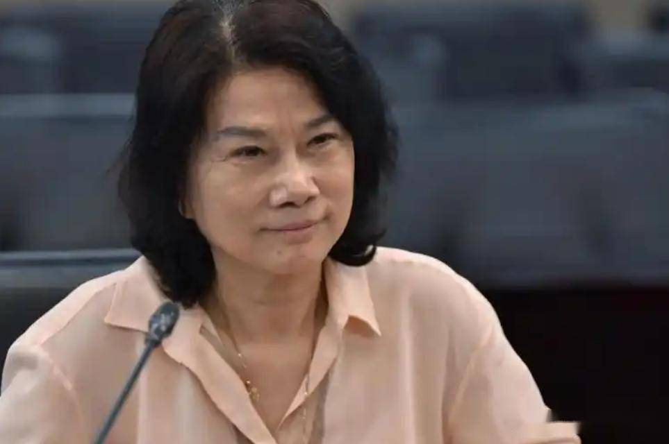 原创             没想到，董明珠小姐那句“绝不用一个海归派”的争议言论，这两天因为闻泰科技的遭遇，竟然再次“封神”了