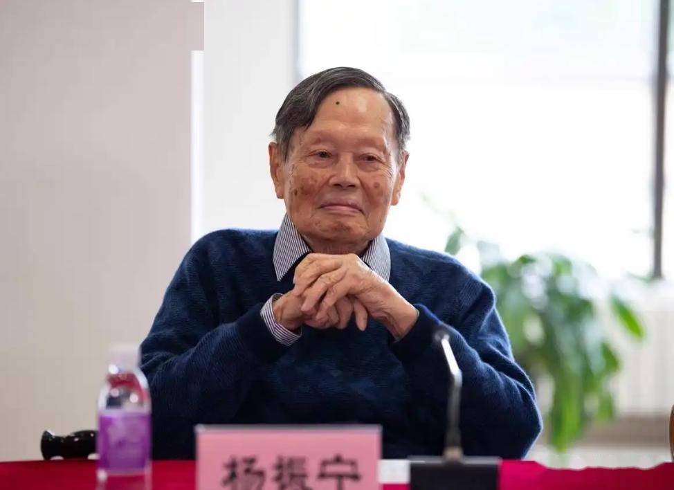 原创             杨振宁和钱学森最大的区别在哪儿 杨振宁和钱学森都是杰出的华人科学家，但区别明显，杨振宁是理论物理的巨擘