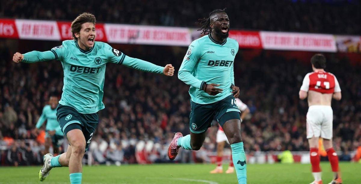 阿森纳一战踢英格兰足球超级联赛出最强半程冠军、曼联切尔西同时翻车、英超积分榜如下