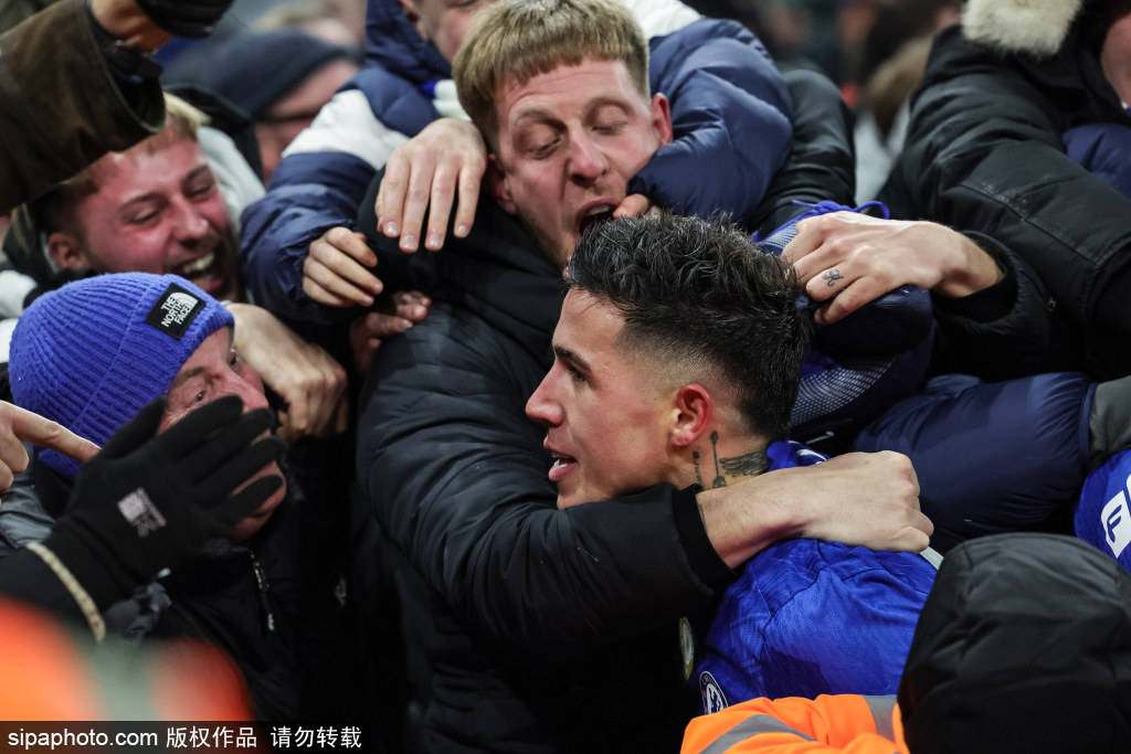 格瓦迪奥尔重伤曼城与世界世界杯-足球赛事