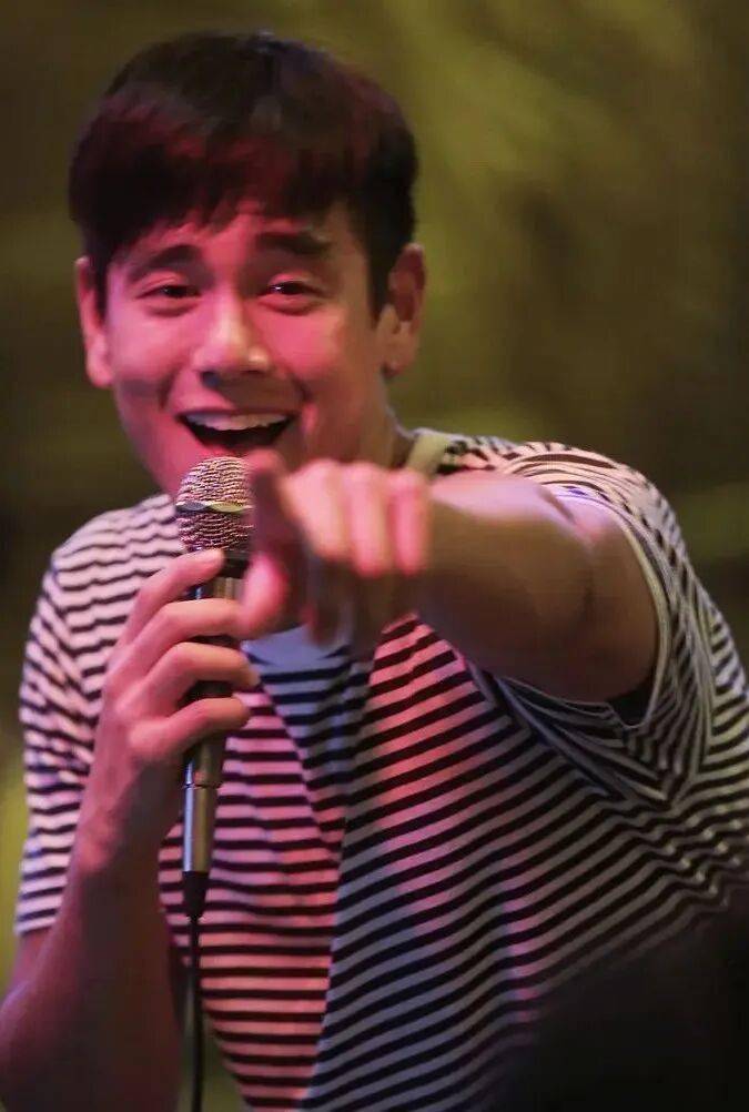 大家都是“彭于晏”