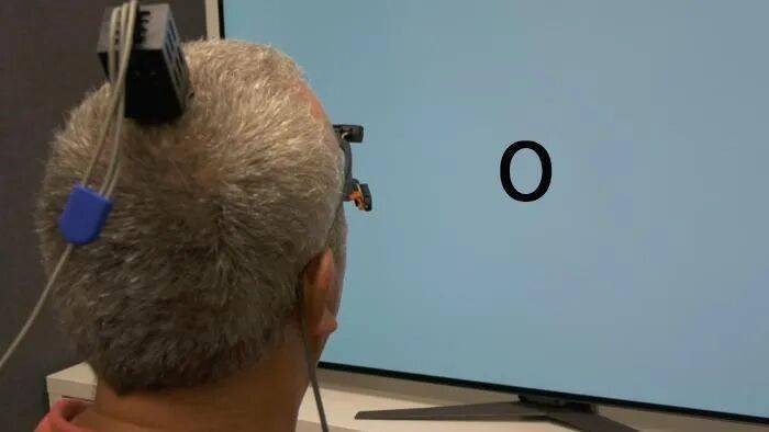 一个意外，脑机接口试验让盲人恢复了视力