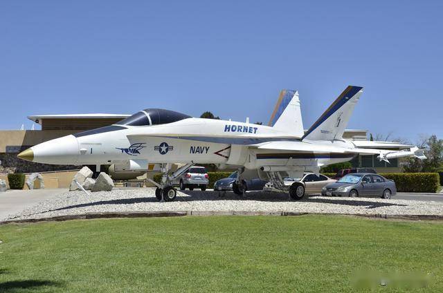 从弃子到全能王：麦道F/A-18“大黄蜂”的逆袭之路