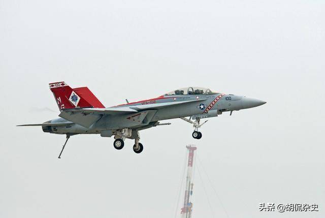 从弃子到全能王：麦道F/A-18“大黄蜂”的逆袭之路