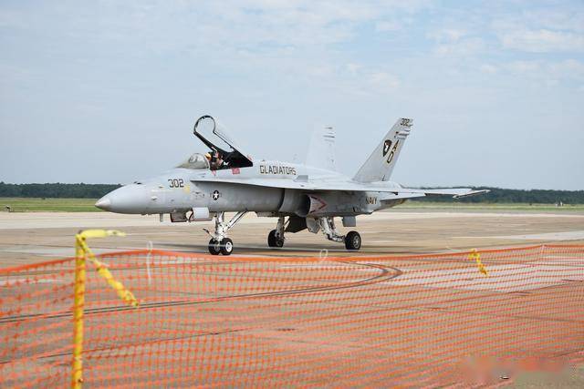 从弃子到全能王：麦道F/A-18“大黄蜂”的逆袭之路