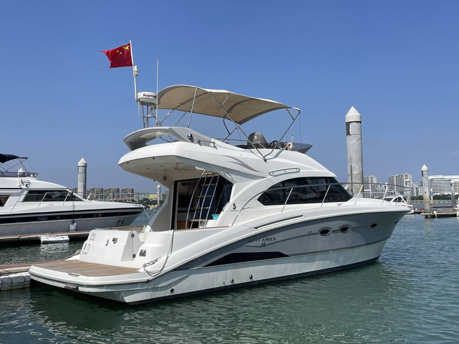 2013年11月博纳多barracuda 42 飞桥游艇(在售)